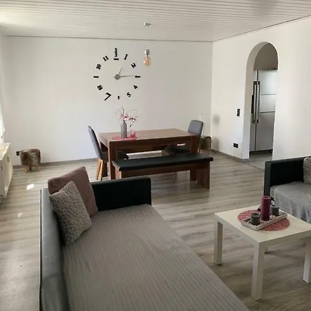 Gemutliche 3zkb Erdgeschosswohnung Mit 2 Balkonen *