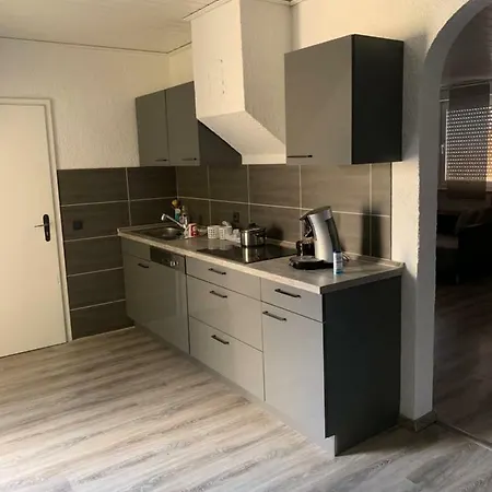 Gemutliche 3zkb Erdgeschosswohnung Mit 2 Balkonen Apartman