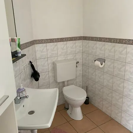 Apartman Gemutliche 3zkb Erdgeschosswohnung Mit 2 Balkonen Lampertheim
