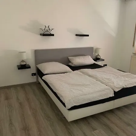 Gemutliche 3zkb Erdgeschosswohnung Mit 2 Balkonen * Lampertheim